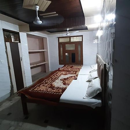 Subhadra Guest House Mathura Eksteriør bilde