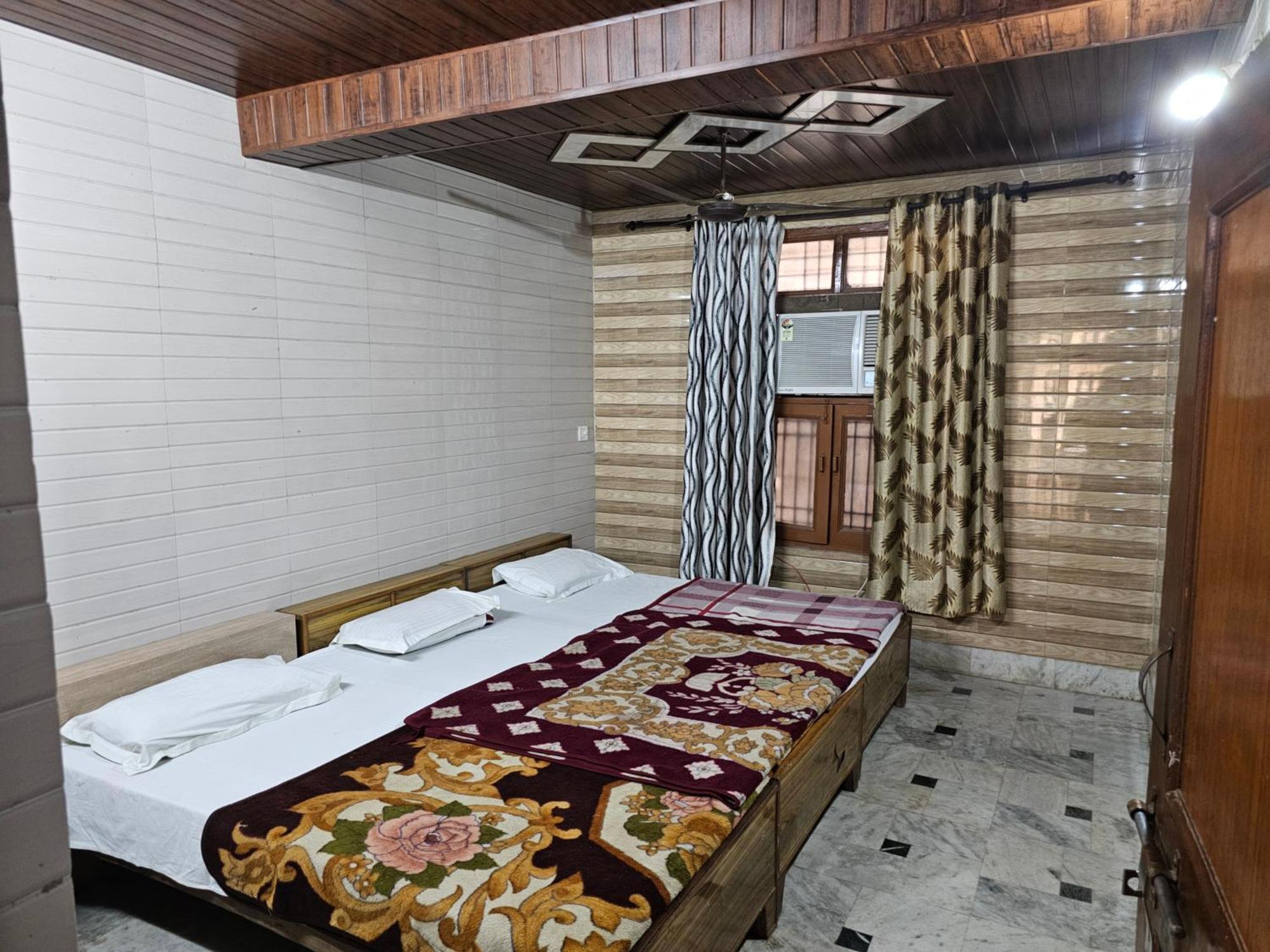 Subhadra Guest House Mathura Rom bilde