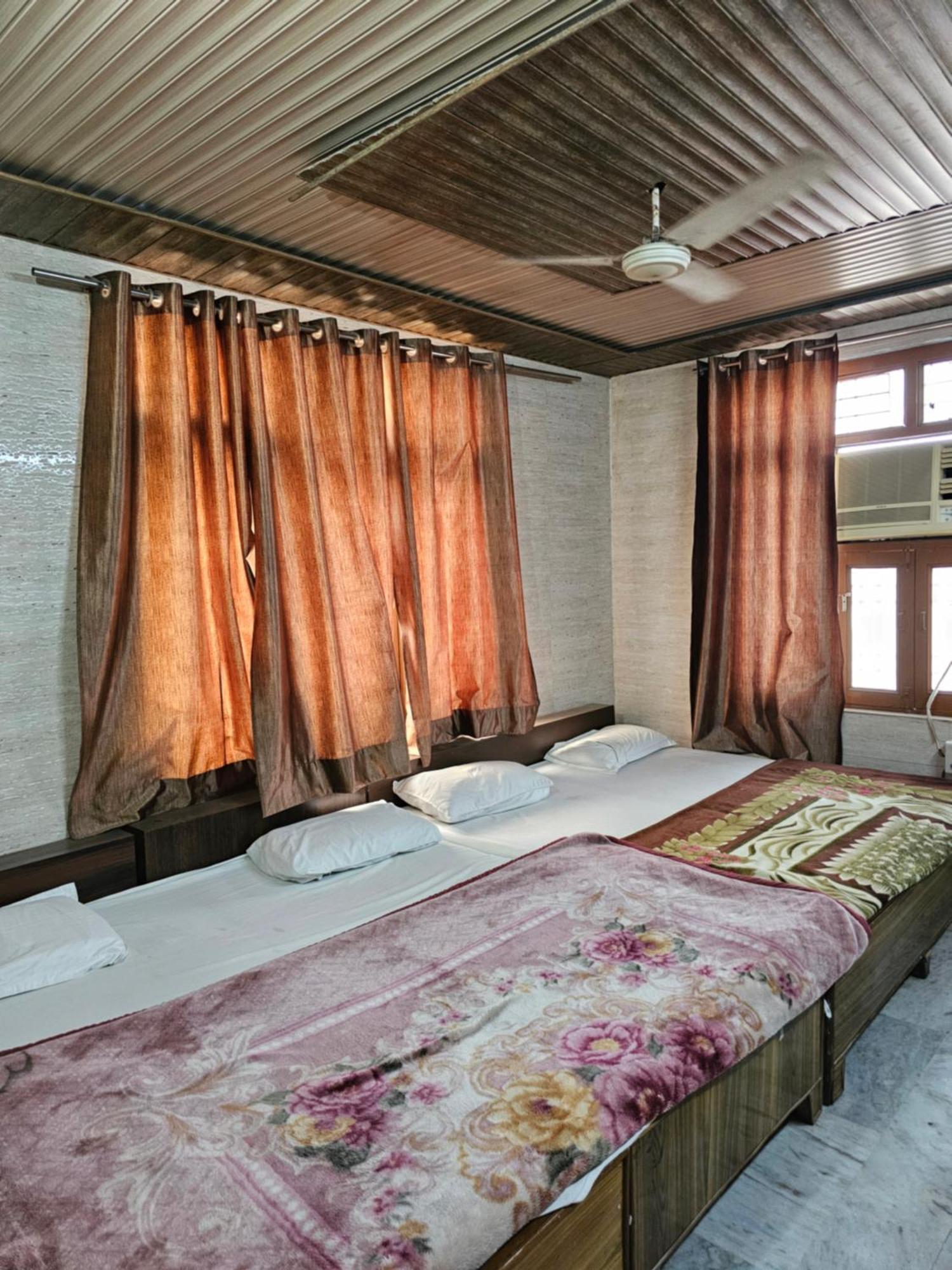 Subhadra Guest House Mathura Rom bilde