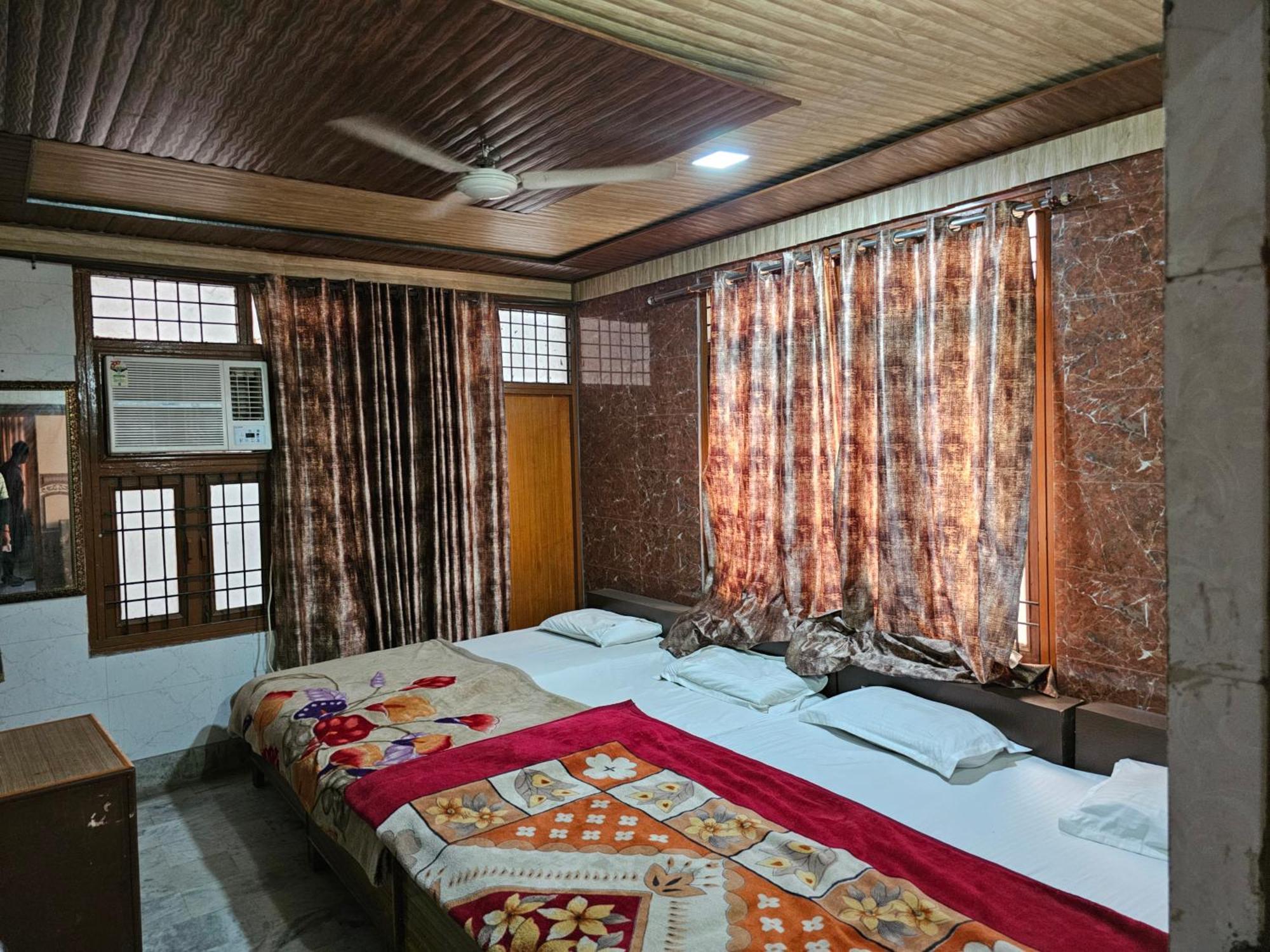 Subhadra Guest House Mathura Rom bilde