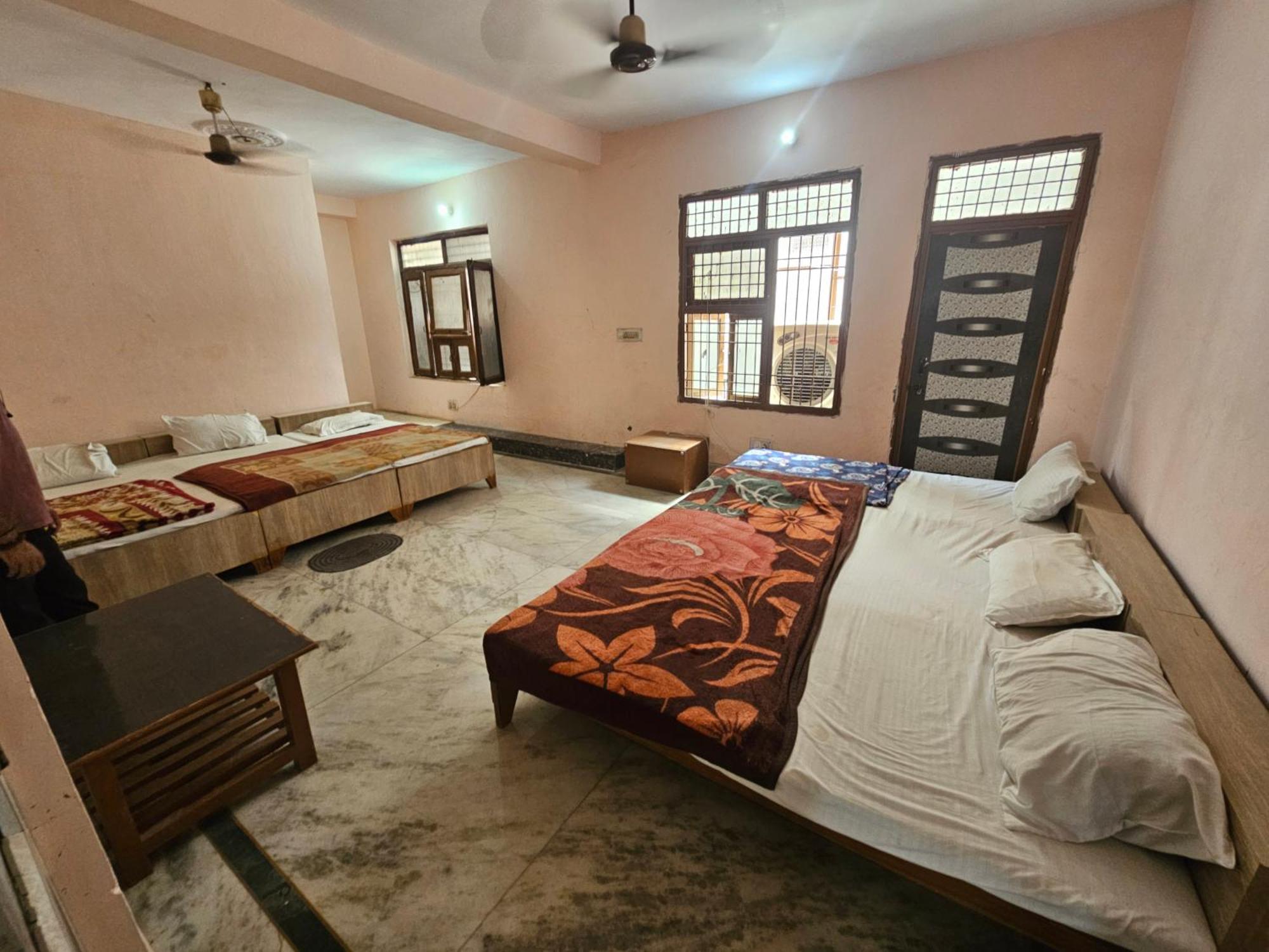 Subhadra Guest House Mathura Rom bilde