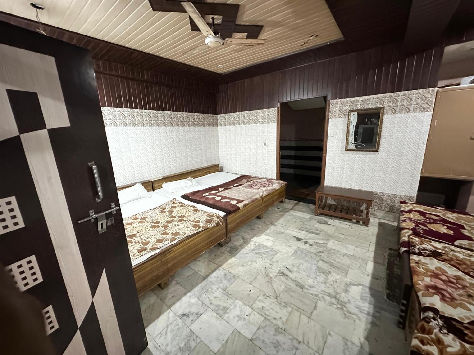 Subhadra Guest House Mathura Eksteriør bilde